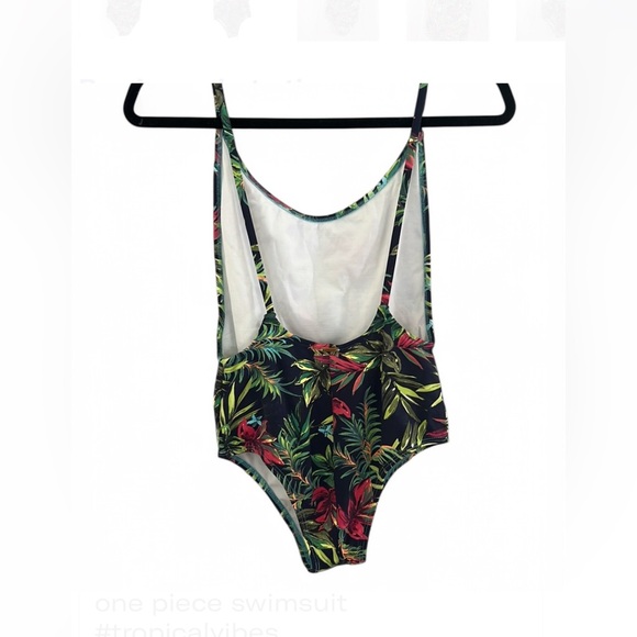 Le Saint Brazilian bathing suit- size medium- excellent condition- worn twice - Picture 2 of 7